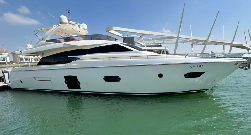 2012 Ferretti Yachts 720